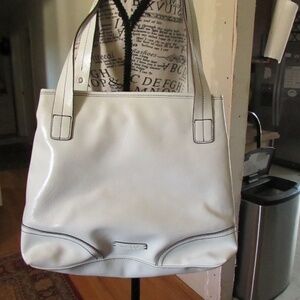 Nine & Co. White Shoulder Bag